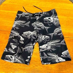 Columbia PFG Omni-shield boardshorts men’s 32, 11 inseam, 28 outseam, black fish